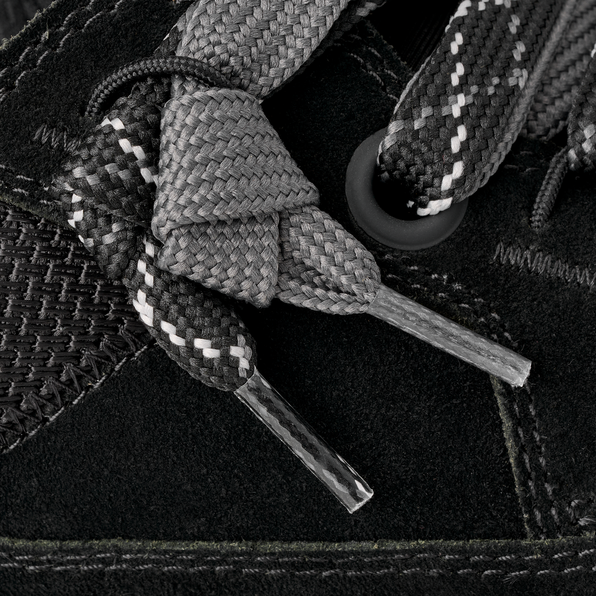 UGG W LO LOWMEL BLACK