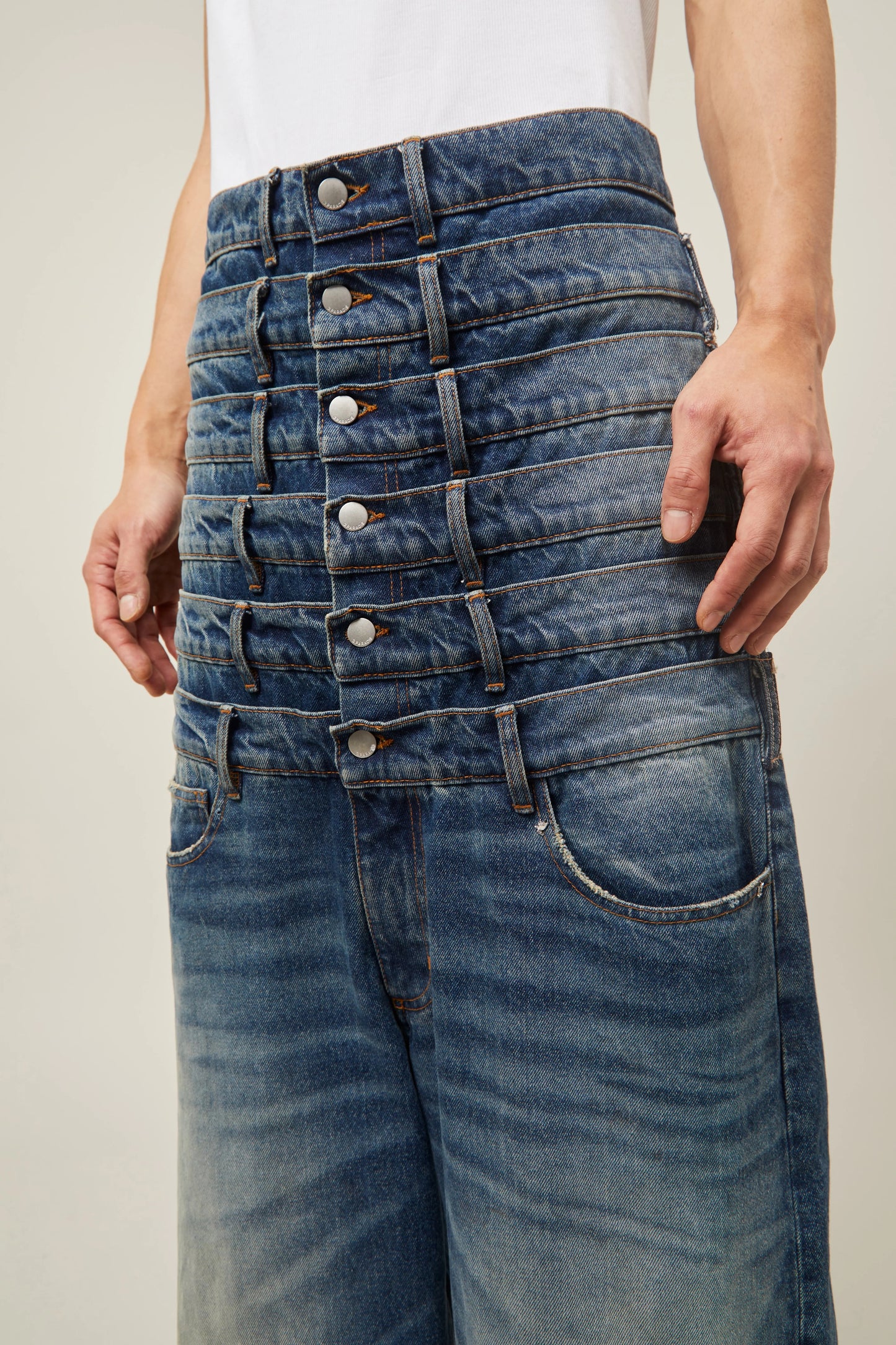 3.Paradis Six Waist Trousers