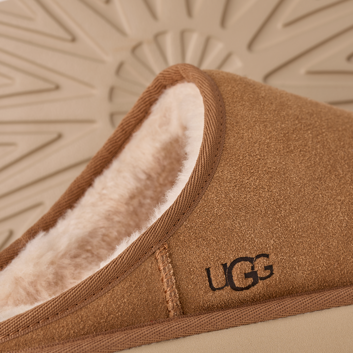 UGG M CLASSIC SLIP-ON CHESTNUT