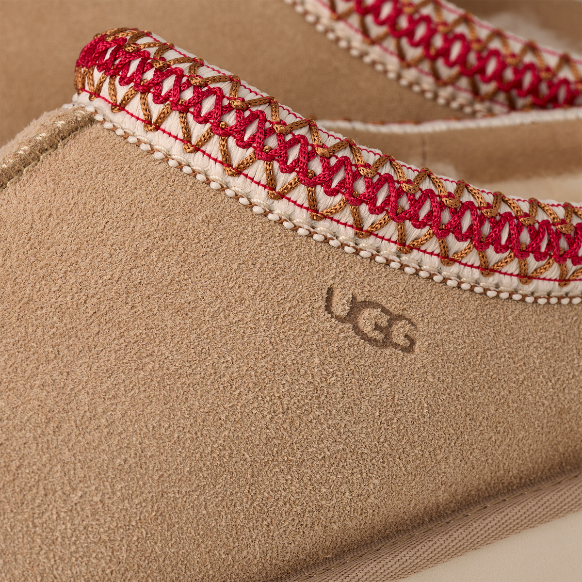UGG W TASMAN II SAND / DARK CHERRY